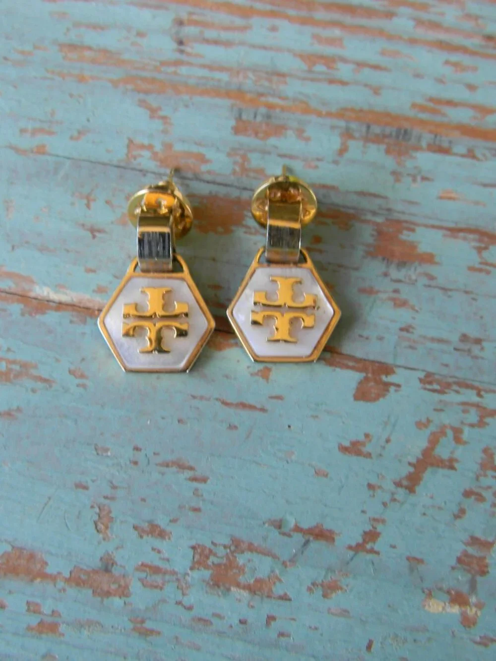 Tory Burch Mother of Pearl Geo Drop Earrings White/GOLD LOGO